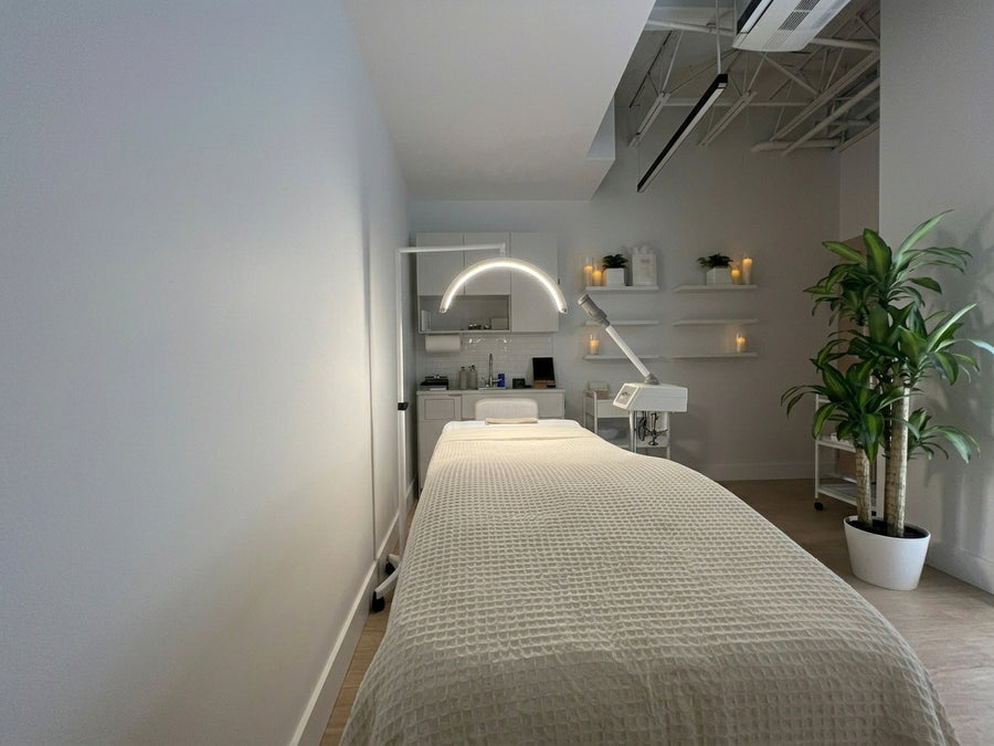 beauty-clinic-interior-branding