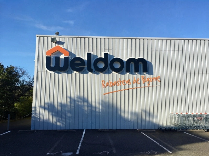 Large custom 3D exterior business sign for Weldom Hardware – Perth, WA – Neon Brothers
